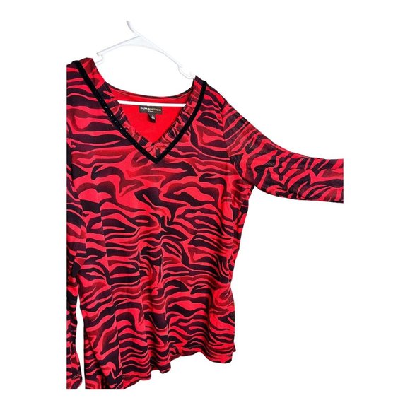 Dana Buchman Women's Long Sleeve Top 1X Red Black Tiger Animal Print V Neck - Picture 3 of 11